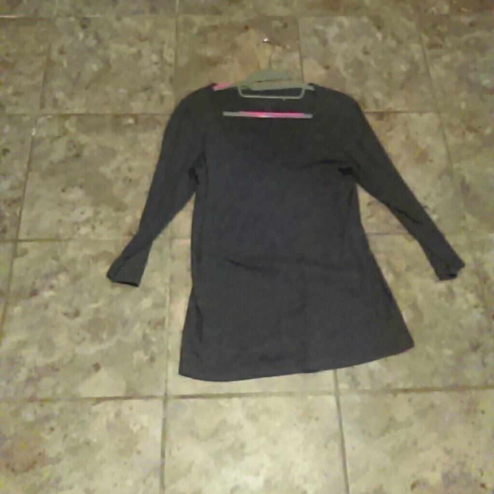 Long sleeve thin shirt, low neck